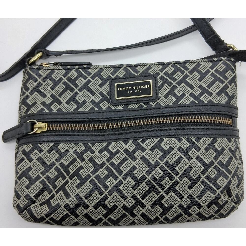 Tommy Hilfiger Crossbody Bag Shoulder Purse-Small 8" Black/Tan Pre-owned